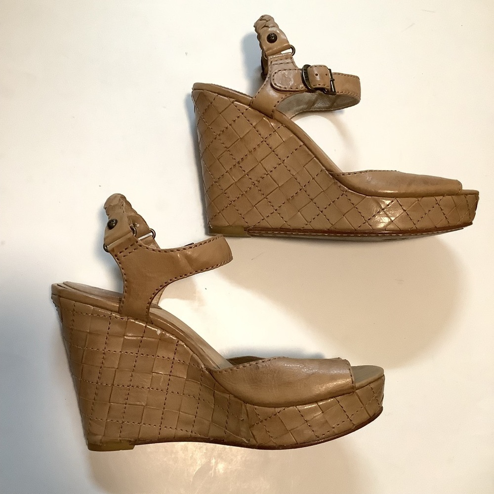 Frye corrina Women’s leather tan strappy woven wedge heel platform 9.5 sandals